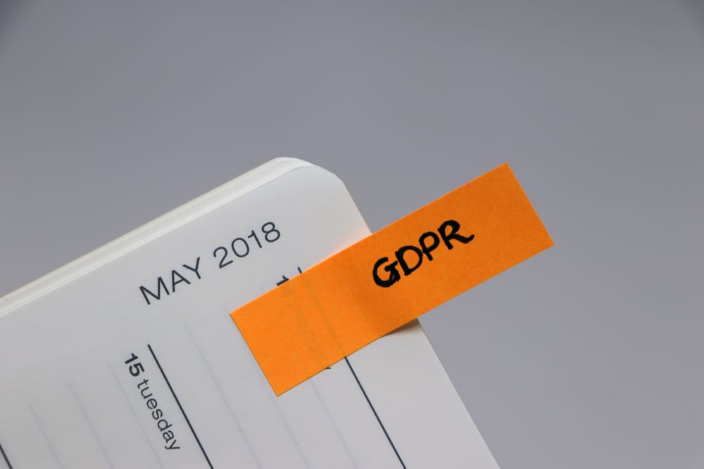 De foto laat een agenda zien, met de datum van mei 2018. De datum waarop de GDPR / AVG van kracht is geworden. ARC People helpt organisaties sinds die datum om compliant te zijn aan die privacy wetgeving.