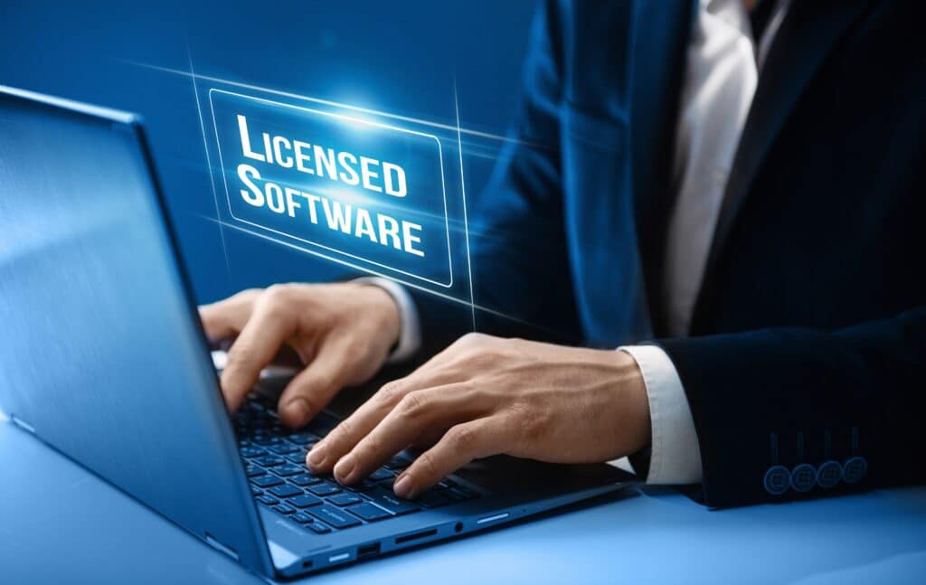 Deze afbeelding beschrijft het belang van goed software license management, om license risks te voorkomen. Oplossing: een license risk assessment via ARC People.